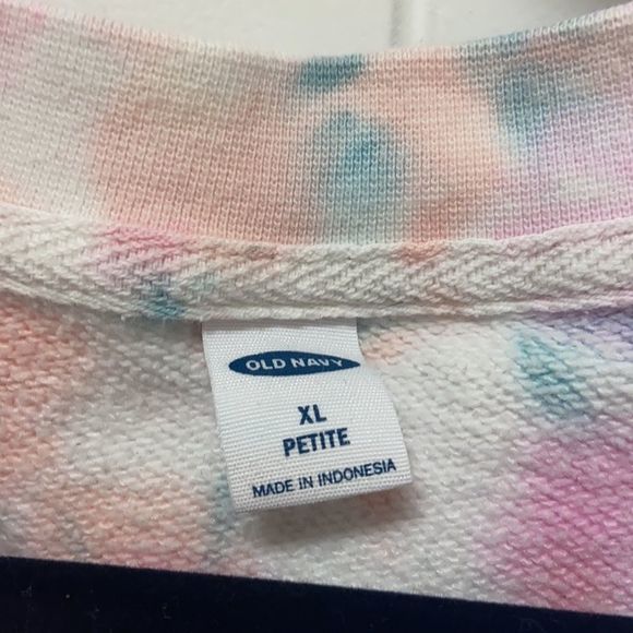 Old navy Loose Tie-Dye Cropped Crew-Neck Sweatshirt for Women - Picture 9 of 14
